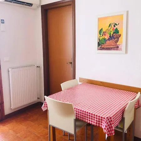 - Essential With Swimming Pool Apartman Pietra Ligure